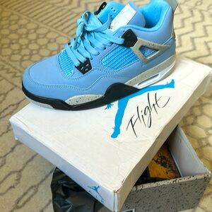 Nike Air Jordan 4 Retro University Blue 2021